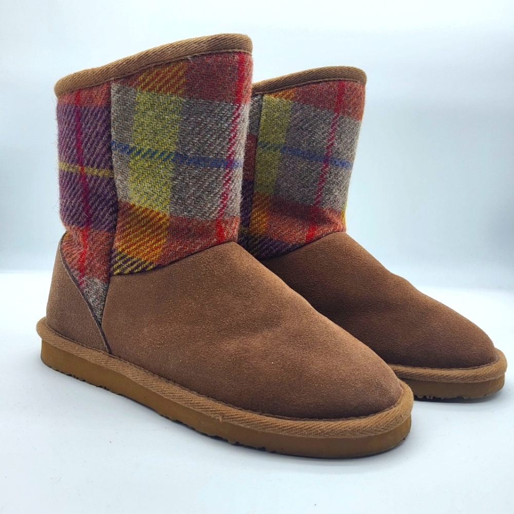 Lamo tan suede with plaid textile upper faux fur interior Size 8